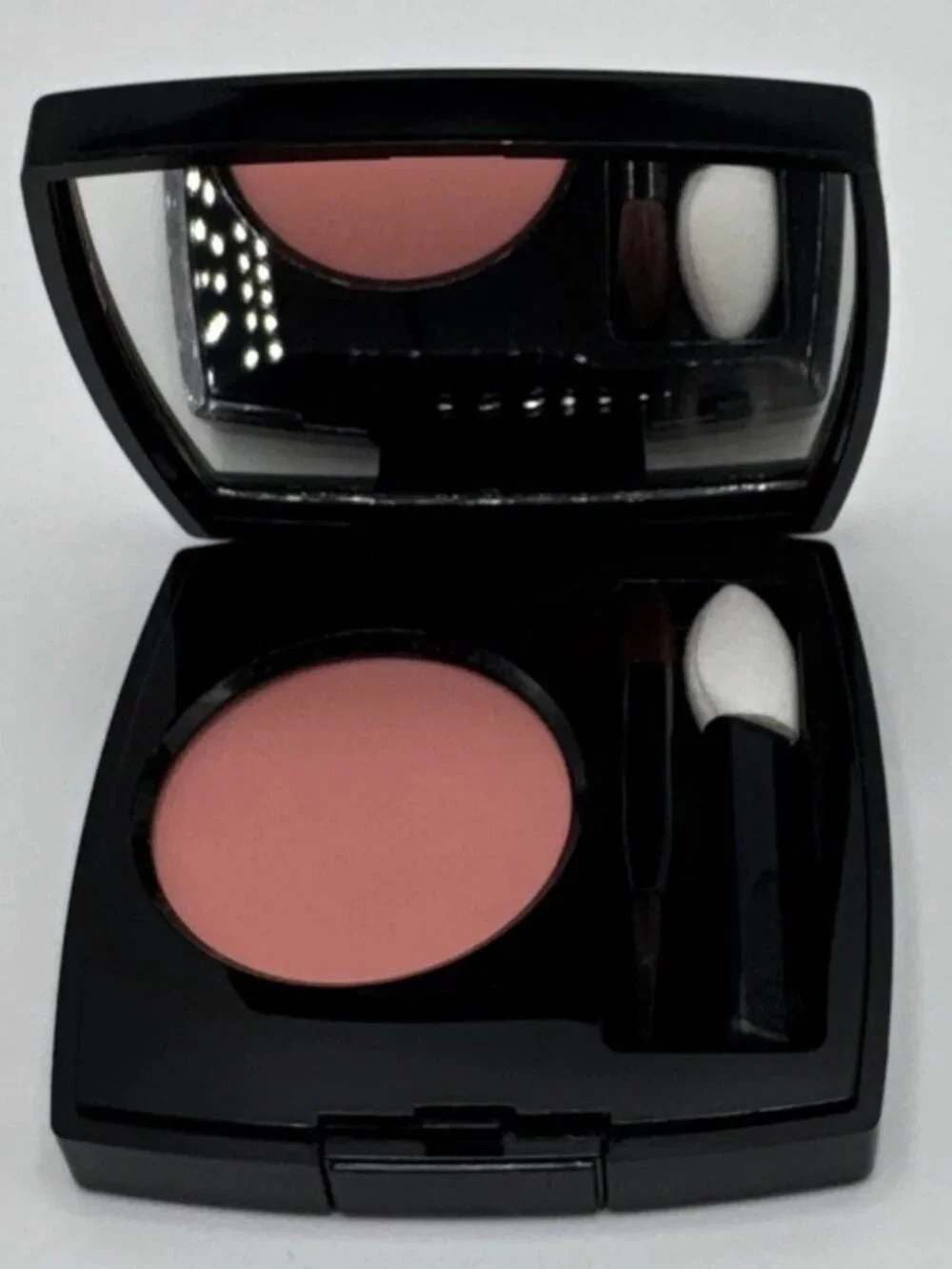 Chanel Ombre Essentielle Multi-Use Longwearing Eyeshadow ~ 228 ROSE CHARNEL